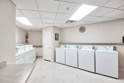 Laundry Center at Mira Vista Apartments in Las Cruces