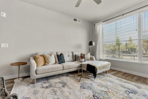 Living room at V on Broadway Apartments in Tempe AZ November 2020 (3)