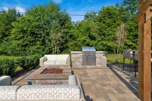 Outdoor Lounge area at Laurel Valley Apartments in Mount Juliet Tennessee March 2021