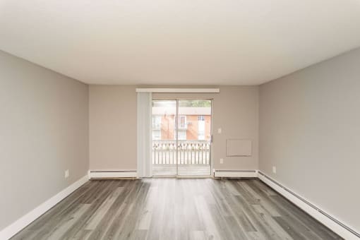 Unfurnished Living Area at BAY SHORE APARTMENTS, EAST HAVEN, CT, 06512