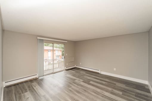 Vacant Living Area at BAY SHORE APARTMENTS, EAST HAVEN, 06512