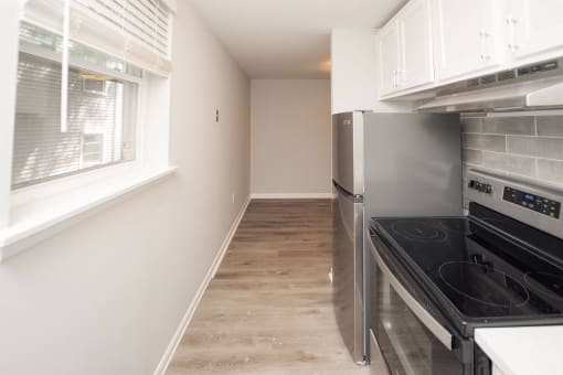 Black Appliances at Enclave West Hartford / Parc West, West Hartford, CT