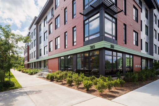 exterior view at the bradley braddock road station apartments