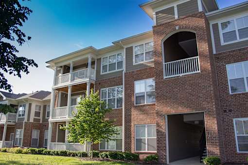 canon club at perry crossing apartments building