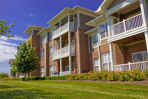 canon club at perry crossing apartments building exterior
