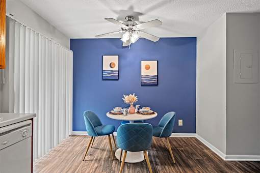 Cross Creek Cove _  Dining