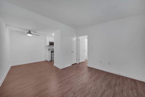 Heritage Plaza Apartment Homes Livingroom