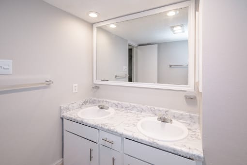 Bathroom With Vanity Lights at Arbor Pointe at Hillcrest, Little Rock, Arkansas