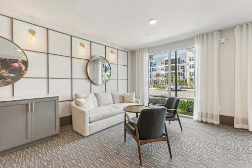 sitting area at Tapestry Headwaters Apartments in  Kissimmee, FL