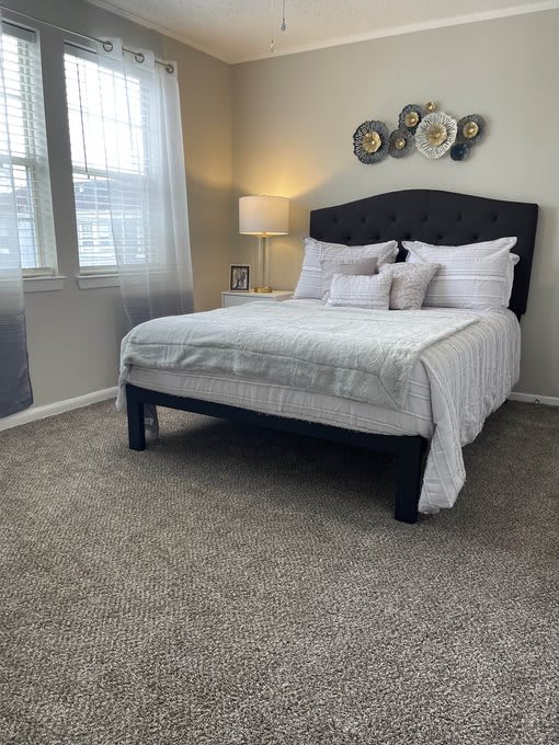 large guest bedroom at Midtown Oaks Townhomes in Mobile, AL