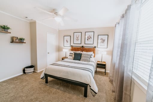 spacious bedroom with natural light at Midtown Oaks Townhomes in Mobile, AL