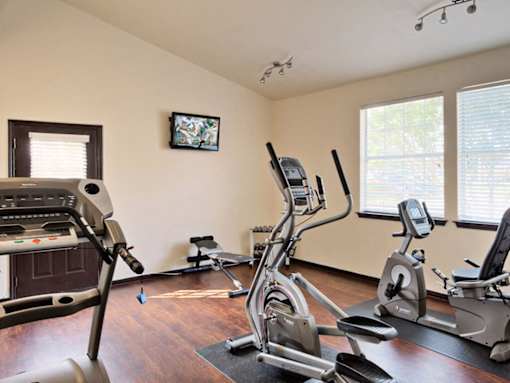 Indoor Gym at Country Park Apartments, Texas, 76209