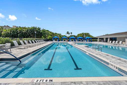 the pool at the resort at longboat key club