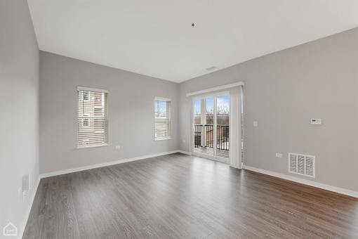 Spacious Living Area Apartment