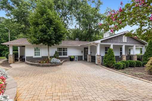 Chimneys of Greenville | Leasing Office | Greenville, SC