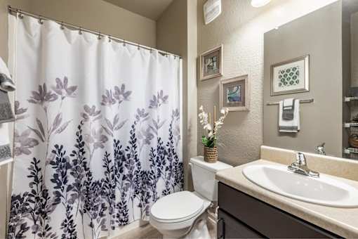 Big oaks apartments lakeland florida bathroom with tub/shower combo