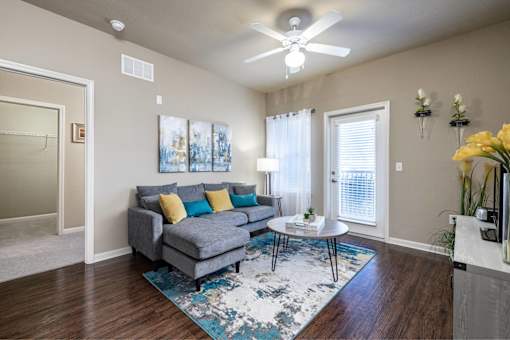 Big oaks apartments lakeland florida furnished model apartment home living room