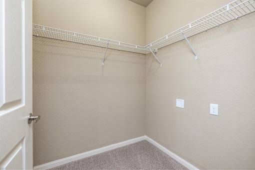 Big oaks apartments lakeland florida spacious closet