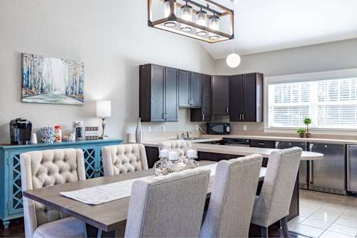Big oaks apartments lakeland florida clubhouse kitchen and dining area