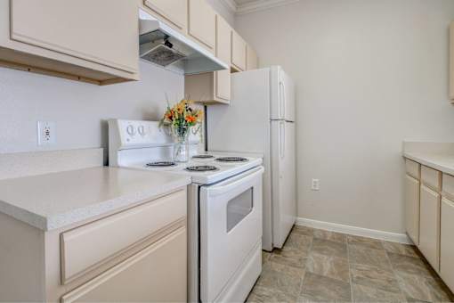 Kitchen with Alarm & Cable Ready apartment