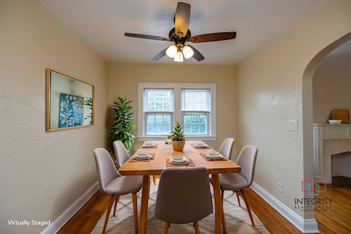 Dining Room at Heights Collection Apartments, Ohio 44106