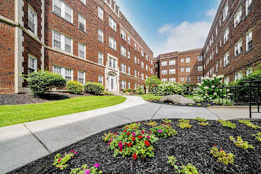 Courtyard View at Heights Collection Apartments, Cleveland Heights