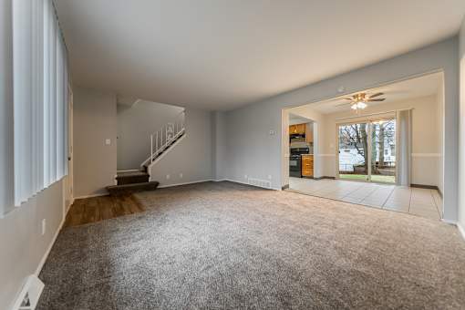 Spacious Room at River Run Apartments, Warren, OH