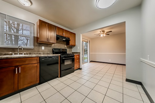 Kitchen Space at River Run Apartments, Warren, OH