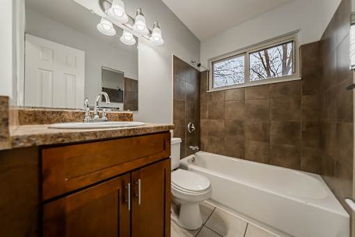 Guest Bathroom at River Run Apartments, Ohio