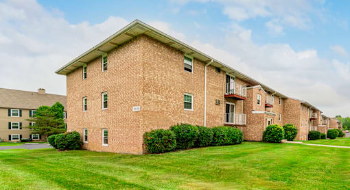 Garden And Lawn View at Renova of Brunswick Apartments, Brunswick, 44212