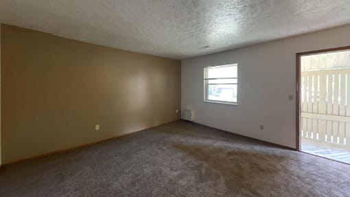 spacious living room at Woodland Pointe Apartments and Townhomes, Integrity Realty, Ohio