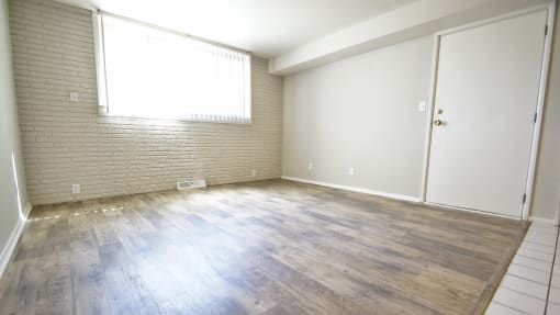 Wood Inspired Plank Flooring at River Run Apartments, Warren, 44485