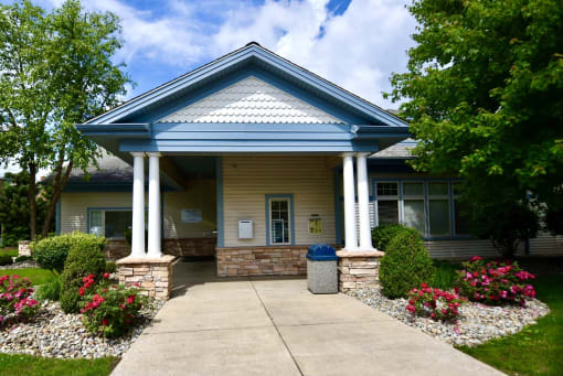 Welcoming Clubhouse at River Run Apartments, Ohio, 44485