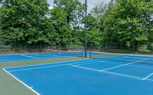 Tennis Court at Hunt Club Apartments, Copley, OH, 44321