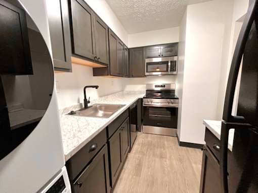 Modern Kitchen at Renova of Brunswick Apartments, Ohio, 44212
