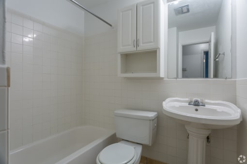 Luxurious Bathroom at Ryan Place Apartments, Integrity Realty, Kent, OH, 44240