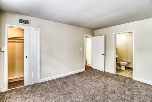 Beige Carpet In Bedroom at Shaker Collection  Apartments, Integrity Realty, Ohio