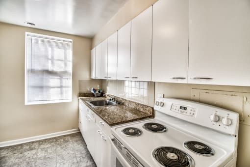Kitchen Appliances at Shaker Collection  Apartments, Integrity Realty, Ohio, 44120