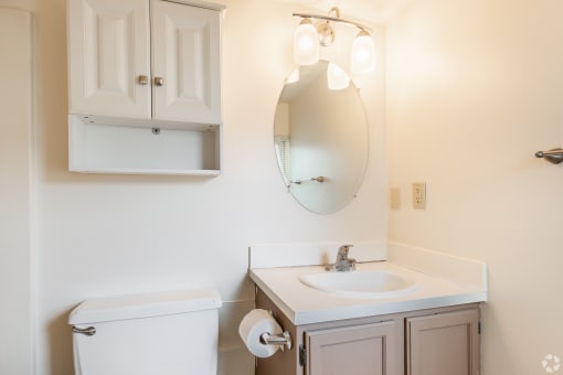 Updated Bathroom at Woodland Pointe Apartments and Townhomes, Integrity Realty, Kent