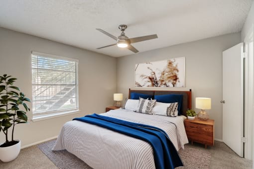 the choices apartments bedroom with ceiling fan
