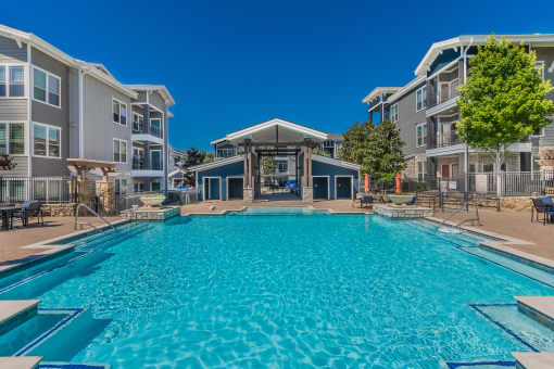 lease apartments in East Dallas, TX