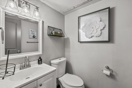 Luxurious Bathroom at The Ivy at Galleria, Texas, 77057