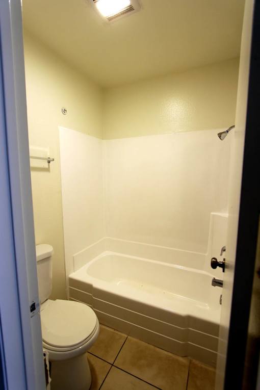 Full Bathroom at Loma Linda Prospect Apartments, California, 92354