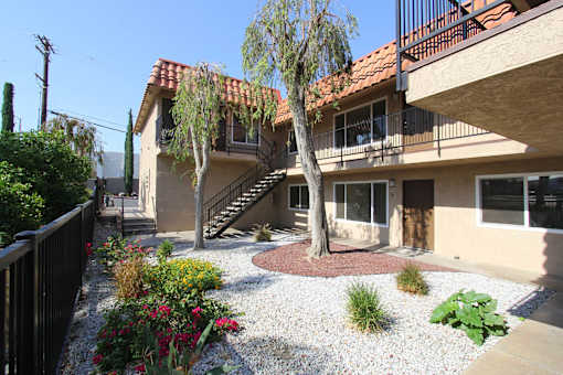 Landscaped Courtyard at Loma Linda Prospect Apartments, Loma Linda, California