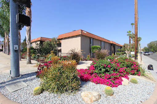 Property Front Exterior at Loma Linda Prospect Apartments, California, 92354