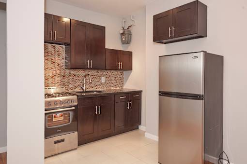 1704 Morris Ave kitchen