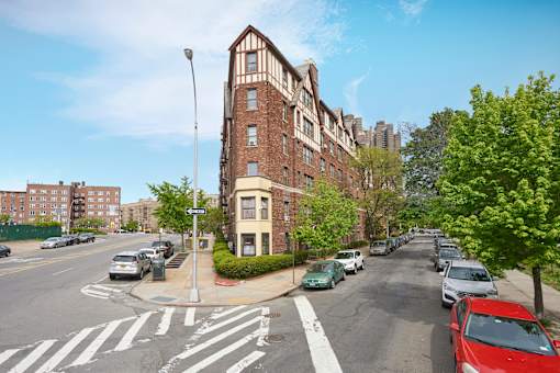 3224 Grand Concourse