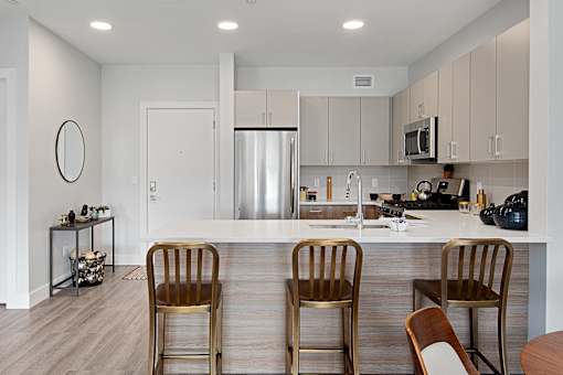 MODERN KITCHEN