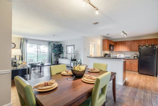Dining Room at Middletown Ridge Apartments, Middletown, CT