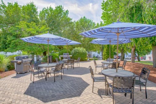 Outdoor seating area at Middletown Brooke Apartments, Middletown, Connecticut